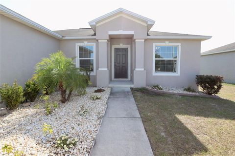 A home in WINTER HAVEN