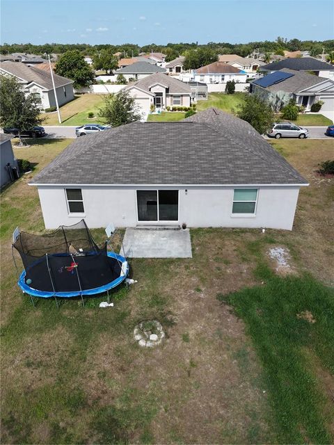 A home in WINTER HAVEN