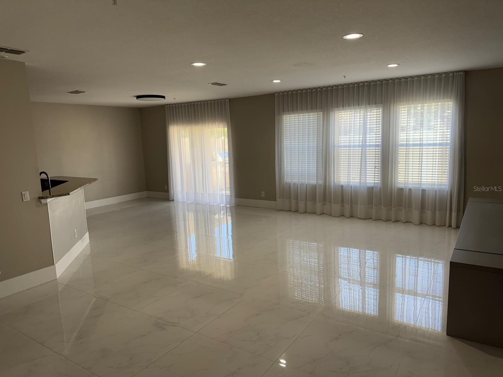 VILLAGES/WESMERE N - Residential Lease