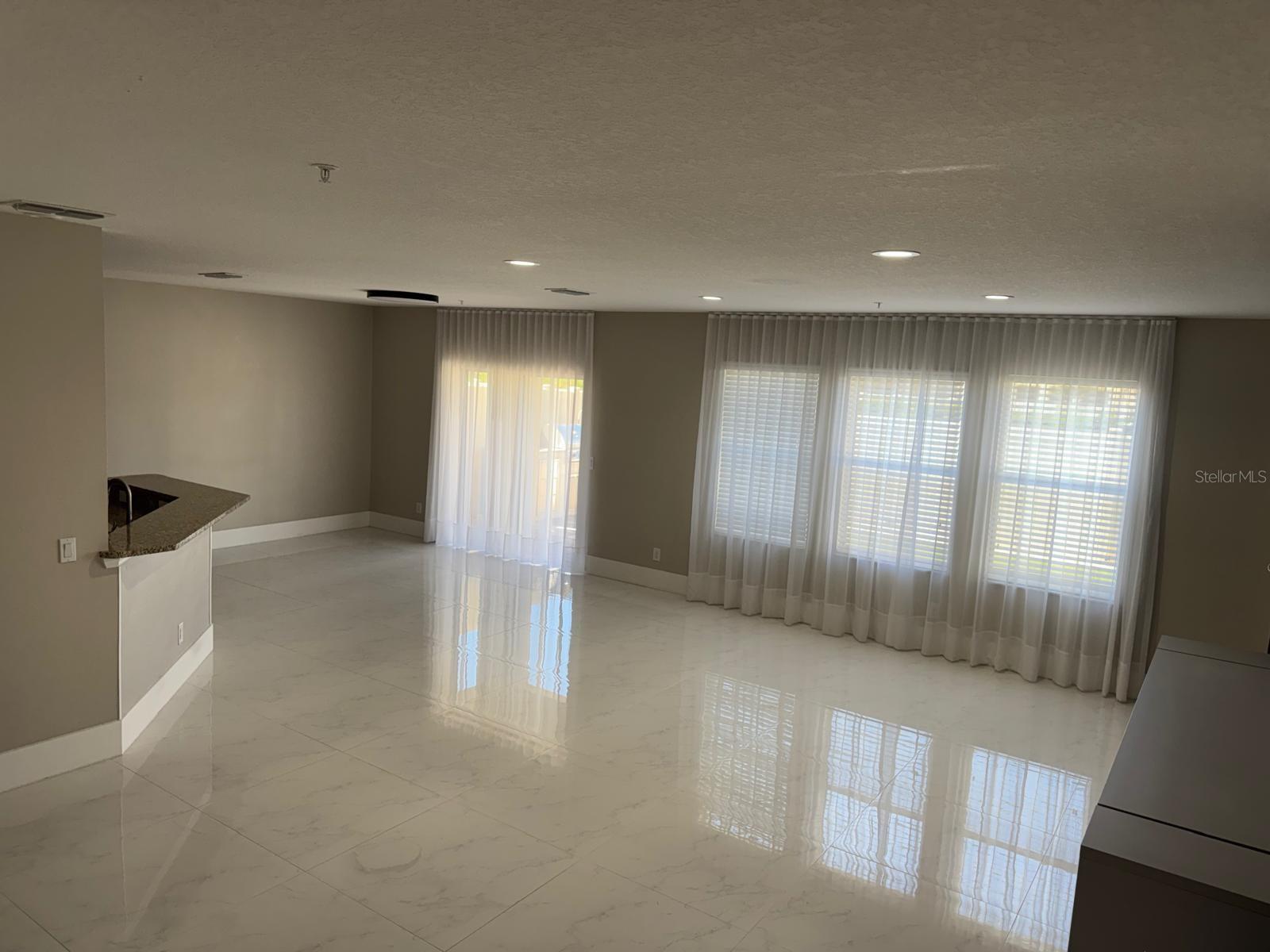 VILLAGES/WESMERE N - Residential Lease