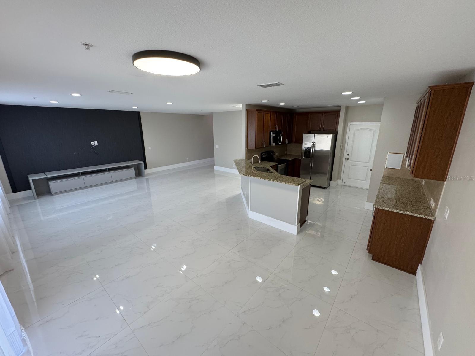 VILLAGES/WESMERE N - Residential Lease