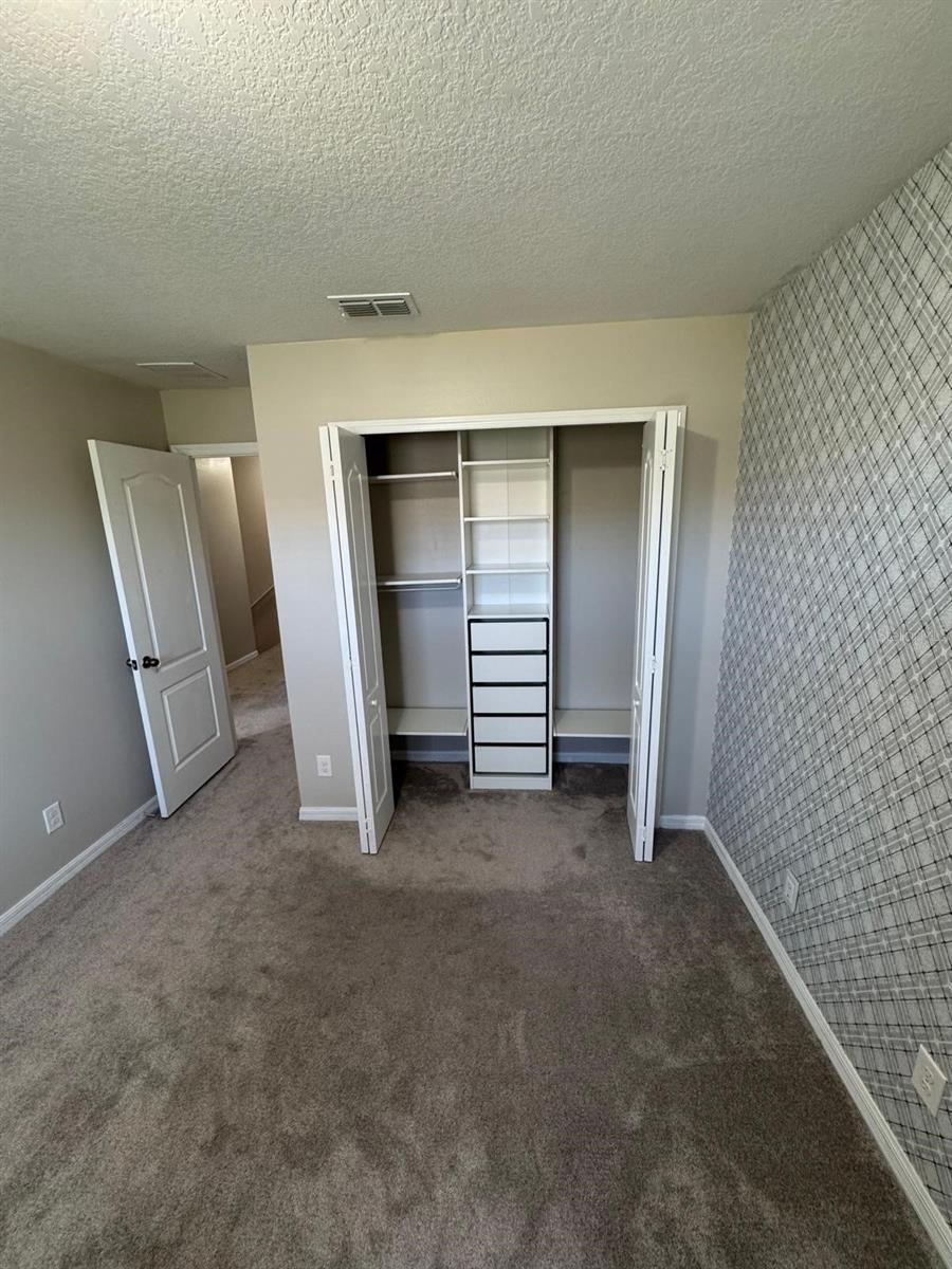 VILLAGES/WESMERE N - Residential Lease