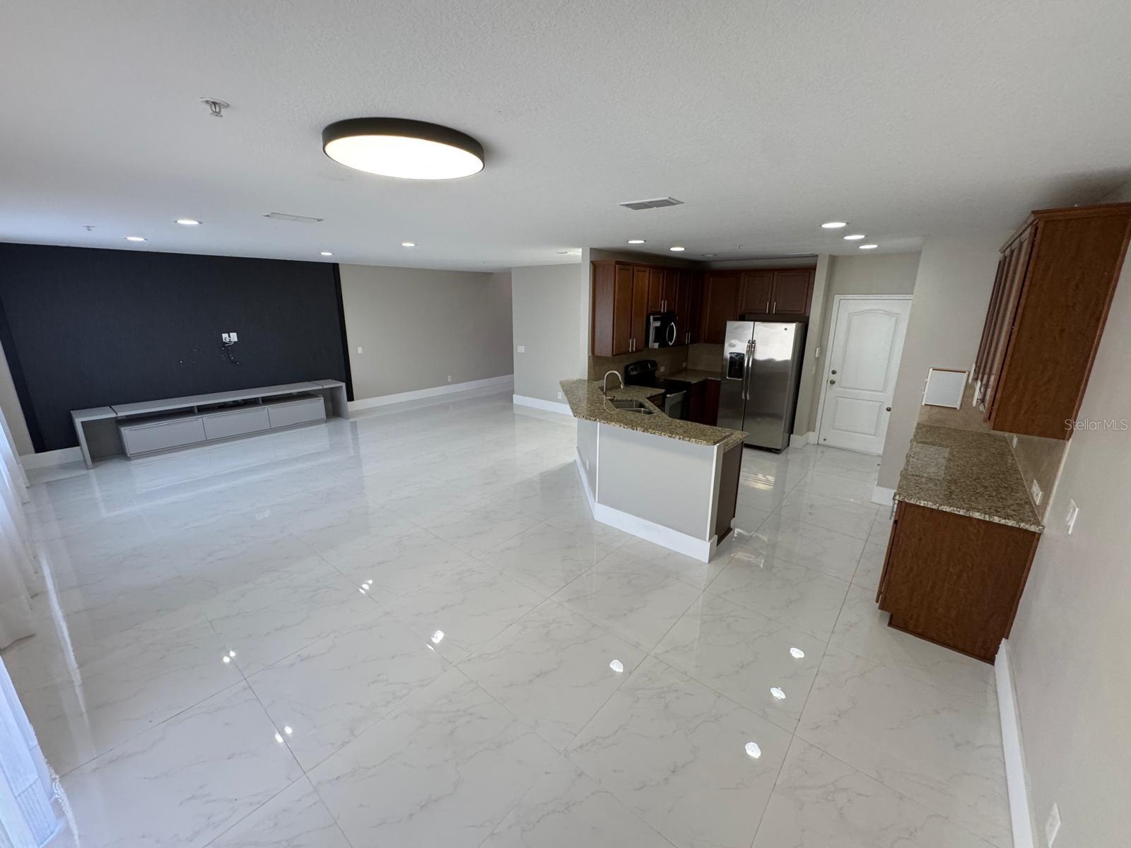 VILLAGES/WESMERE N - Residential Lease