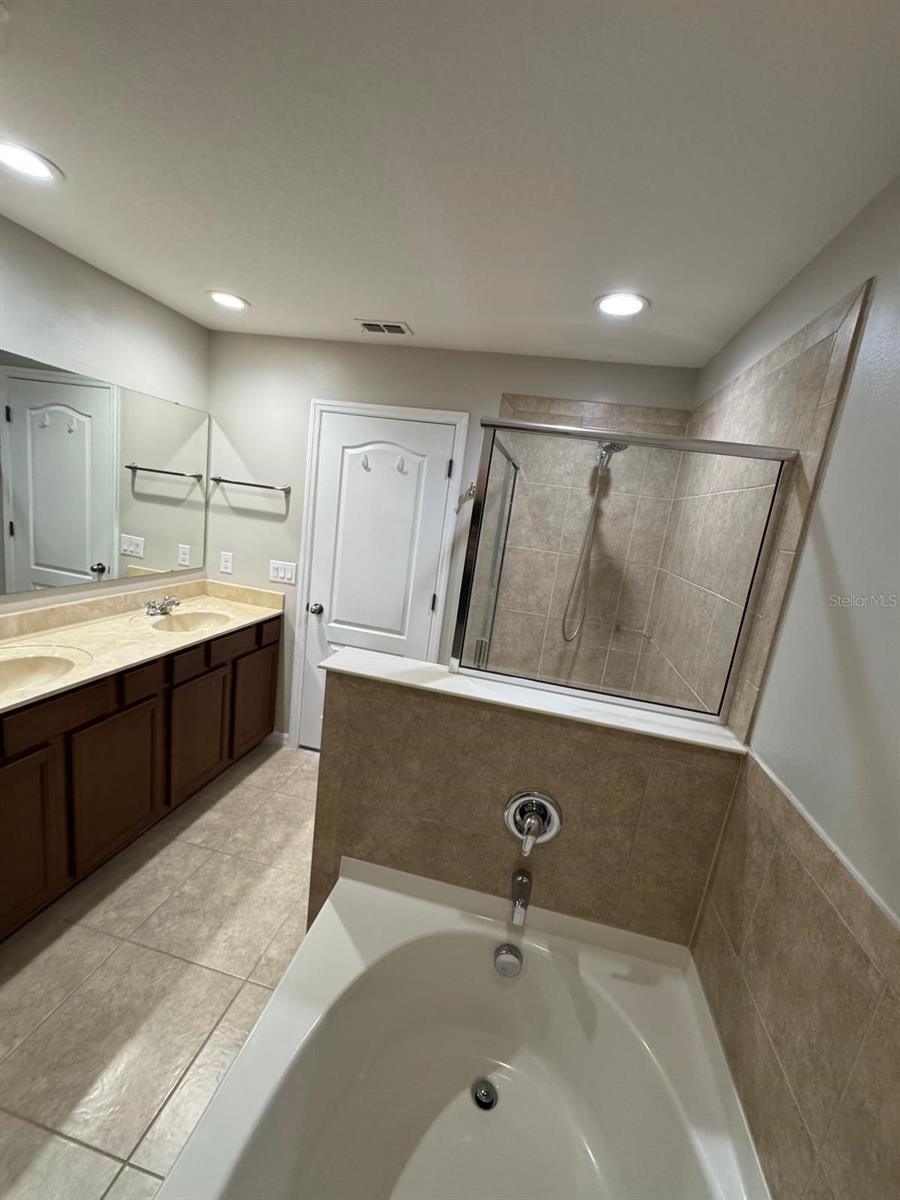 VILLAGES/WESMERE N - Residential Lease