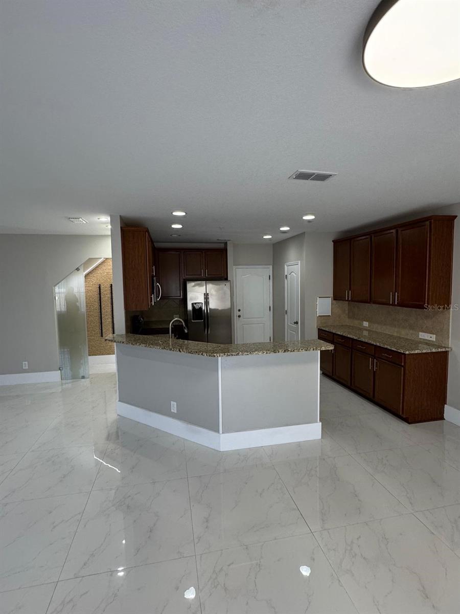 VILLAGES/WESMERE N - Residential Lease