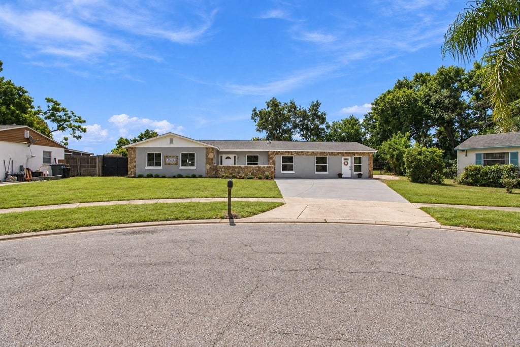 Photo of 3705 28th Avenue W, Bradenton, FL 34205 (MLS # A4702916)