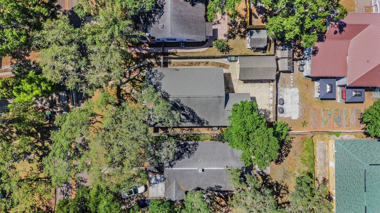 LAKEWOOD MANOR - Residential