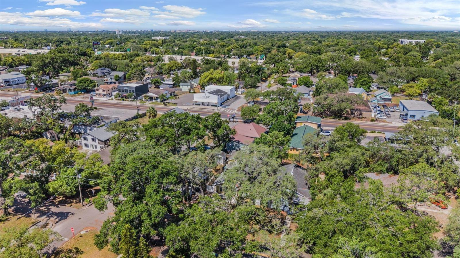 LAKEWOOD MANOR - Residential