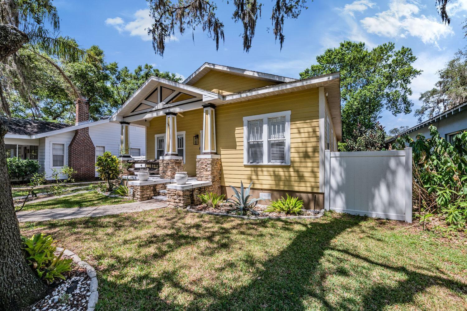 LAKEWOOD MANOR - Residential
