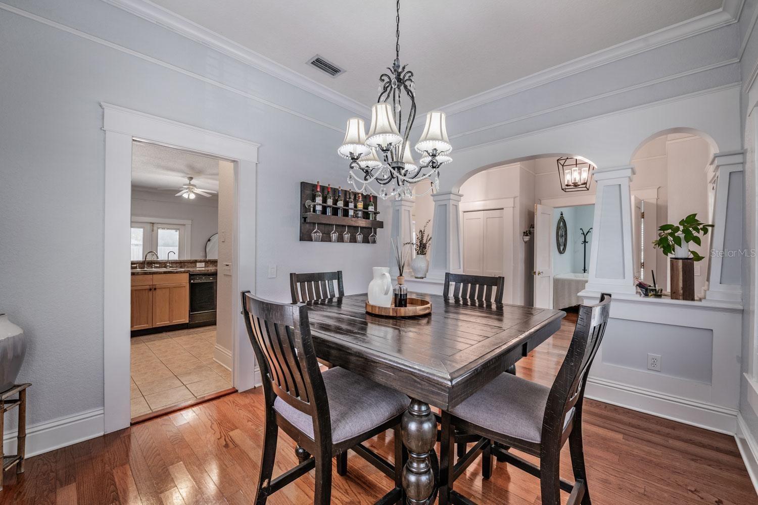 LAKEWOOD MANOR - Residential