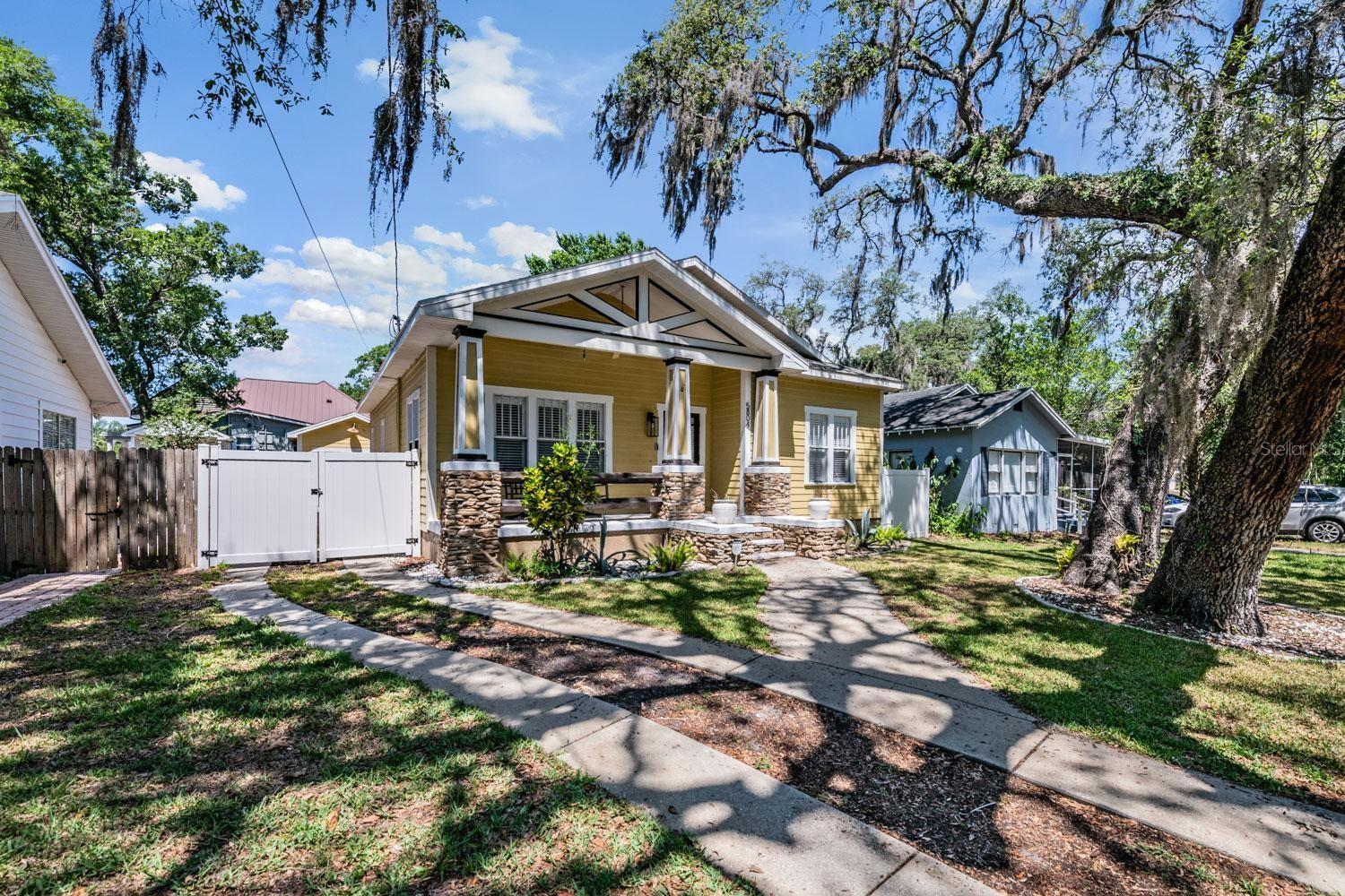 LAKEWOOD MANOR - Residential