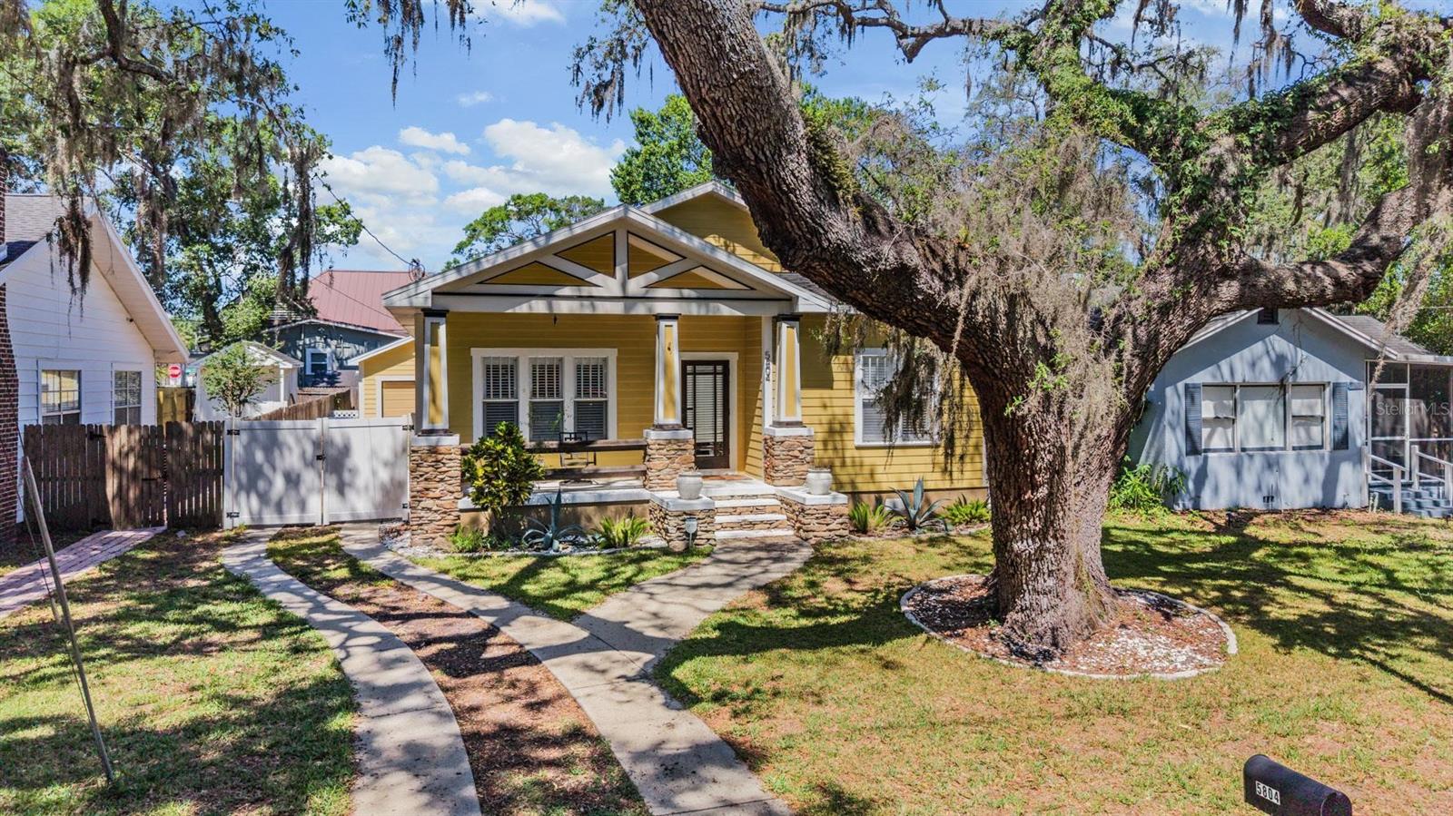 LAKEWOOD MANOR - Residential