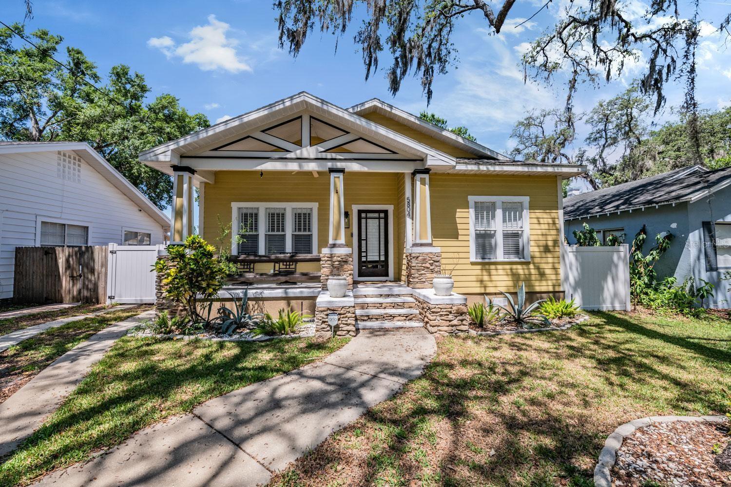 LAKEWOOD MANOR - Residential
