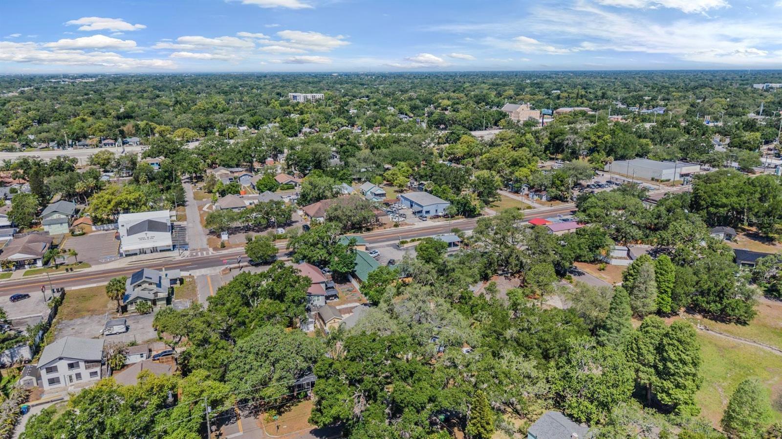LAKEWOOD MANOR - Residential