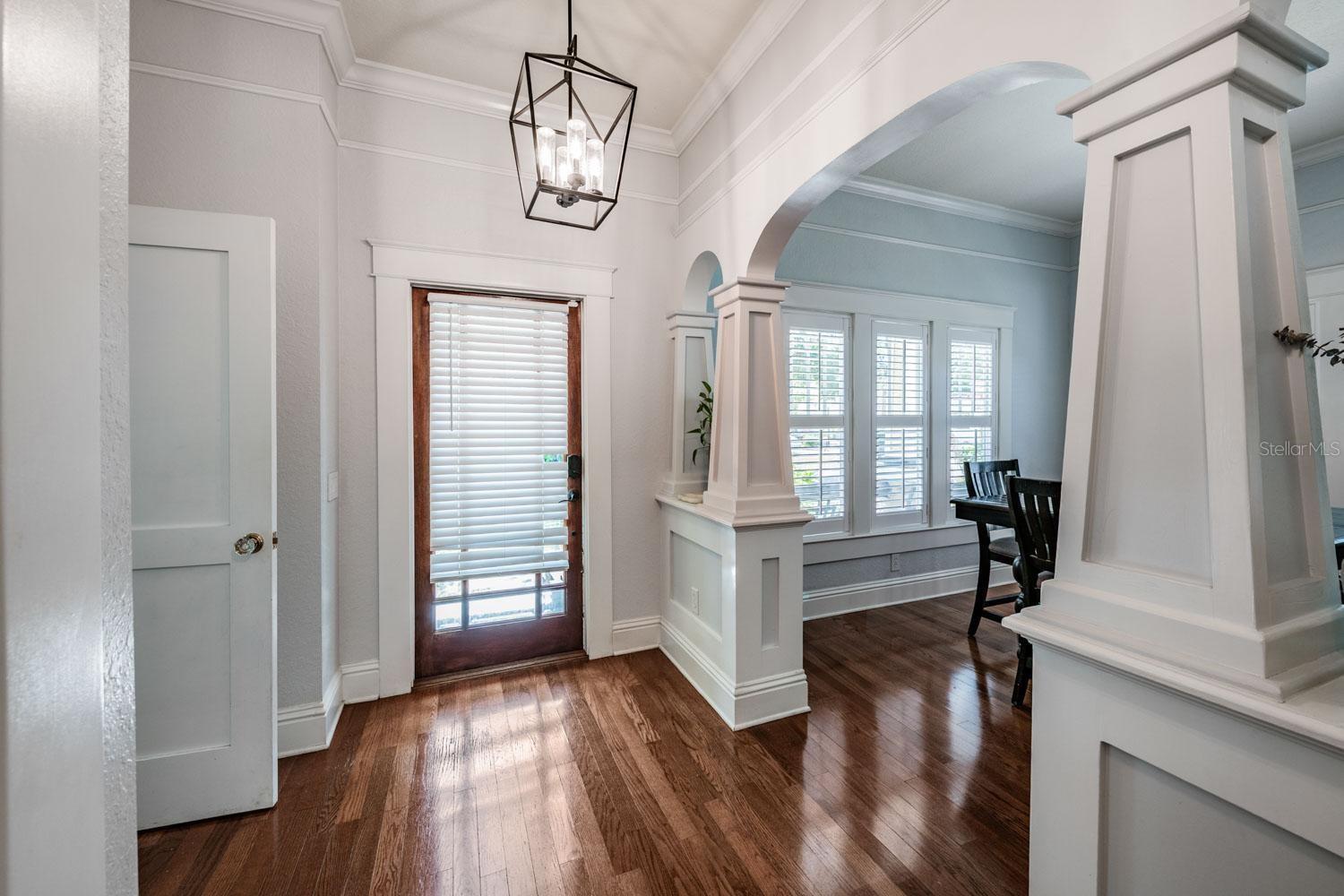 LAKEWOOD MANOR - Residential