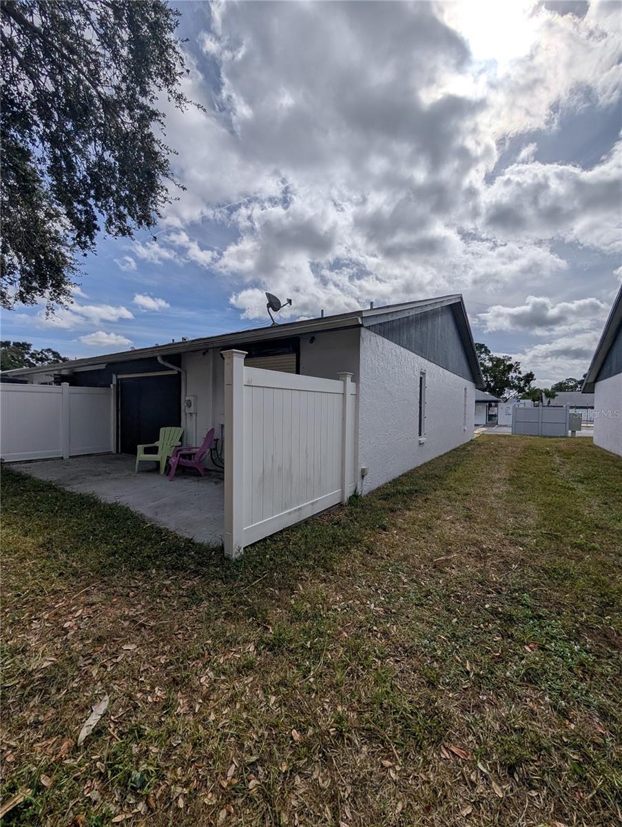 PARKSIDE VILLAS - Residential