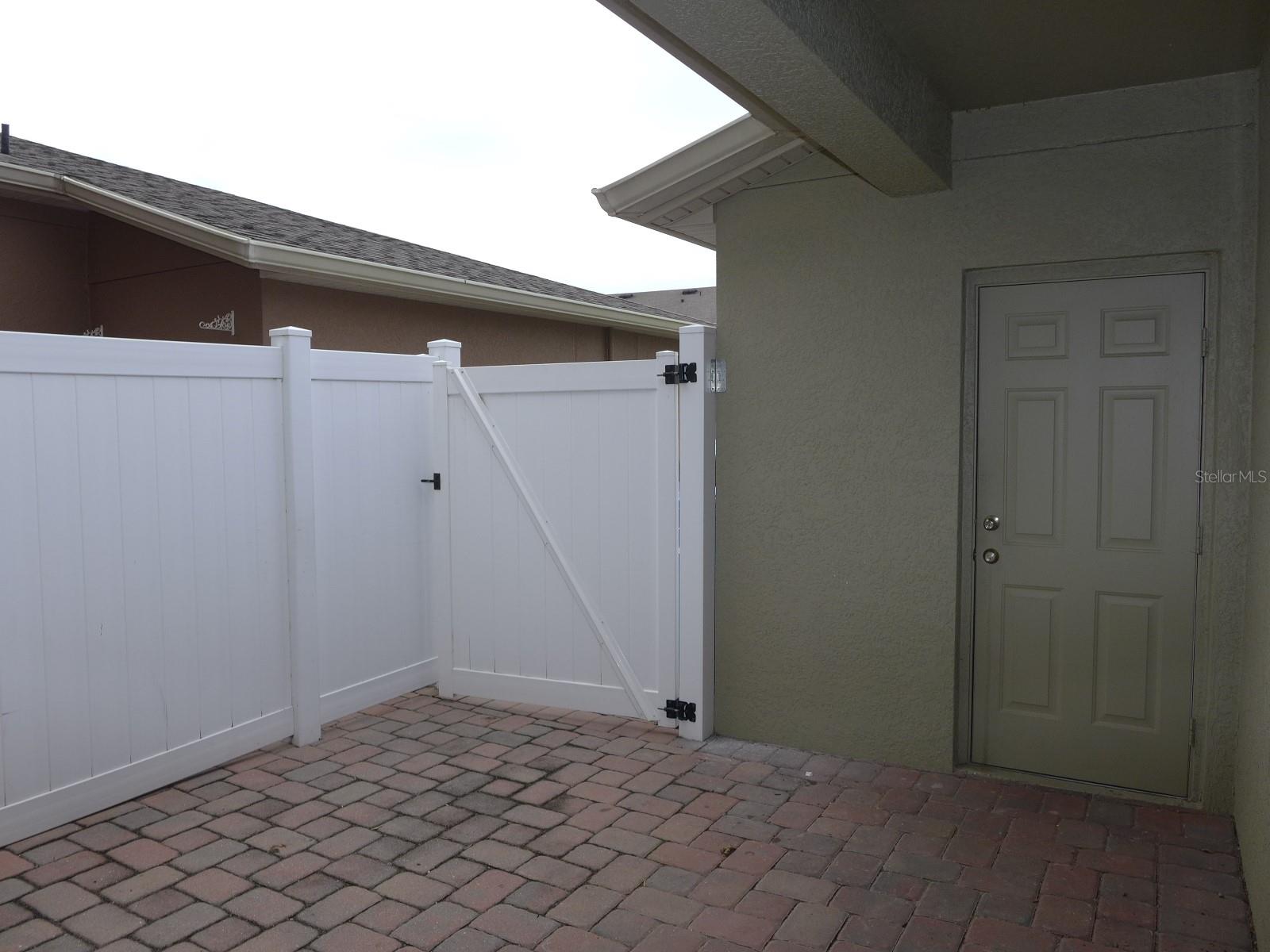 GROVELAND WATERSIDE POINTE PH 01 - Residential Lease