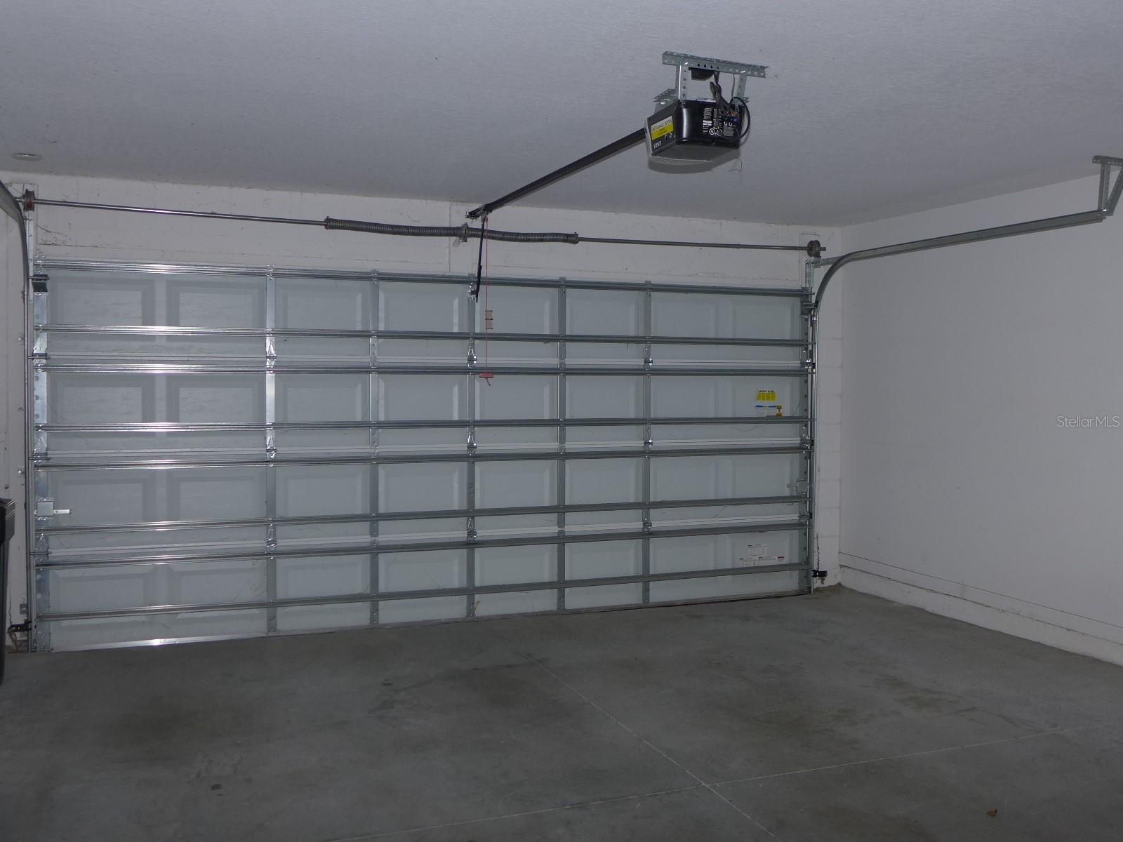 GROVELAND WATERSIDE POINTE PH 01 - Residential Lease