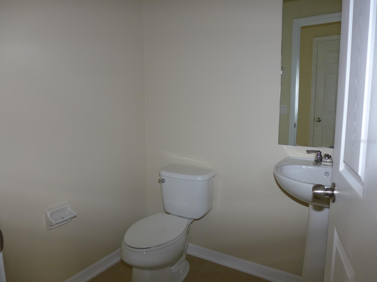 GROVELAND WATERSIDE POINTE PH 01 - Residential Lease