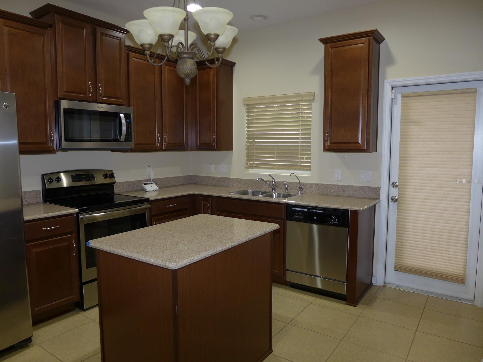 GROVELAND WATERSIDE POINTE PH 01 - Residential Lease