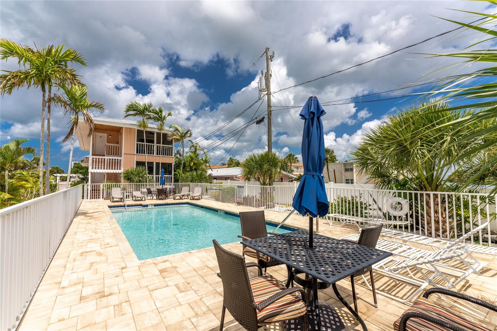 DEVINES TURTLE BAY - Residential Lease