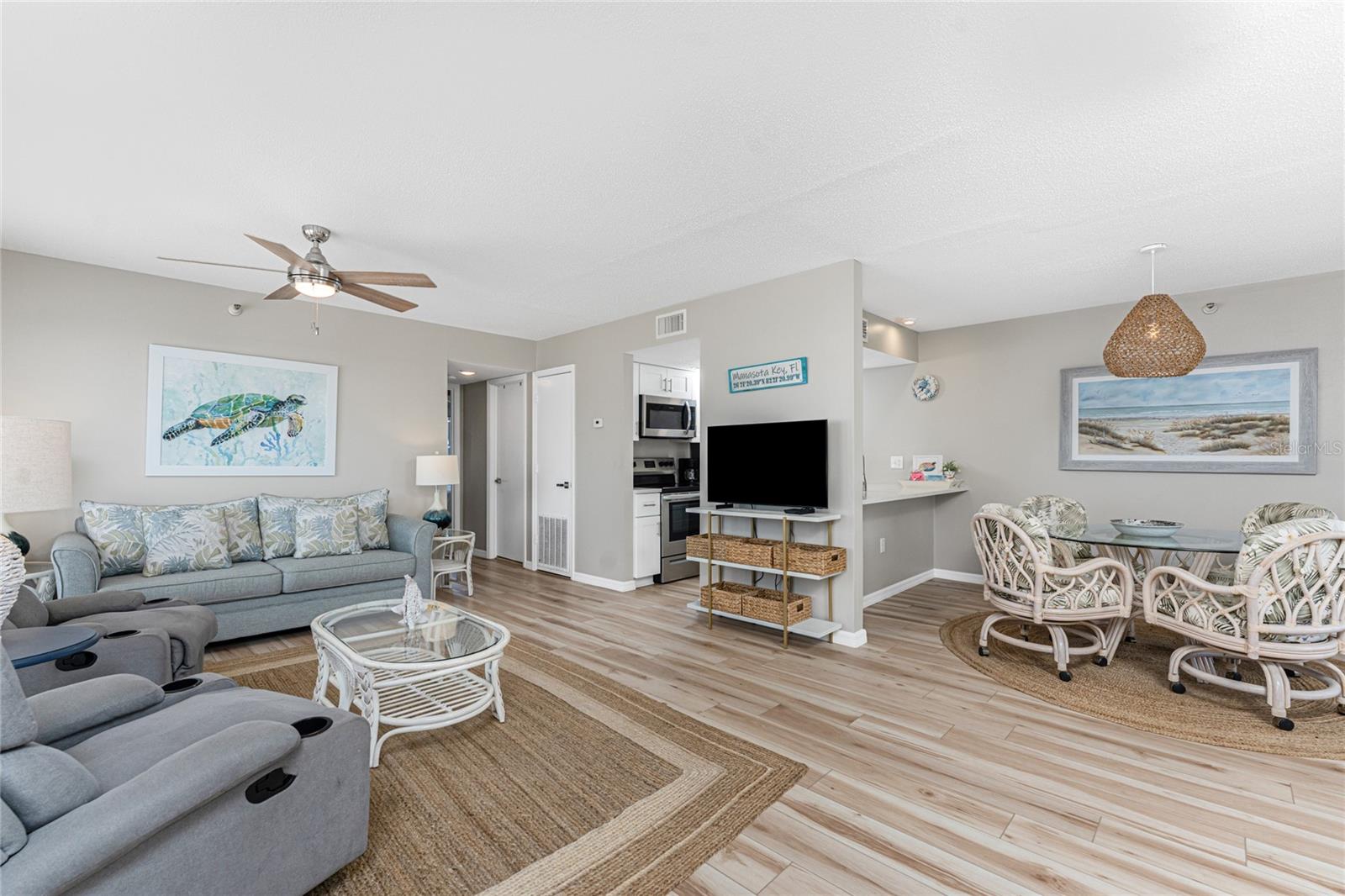 DEVINES TURTLE BAY - Residential Lease
