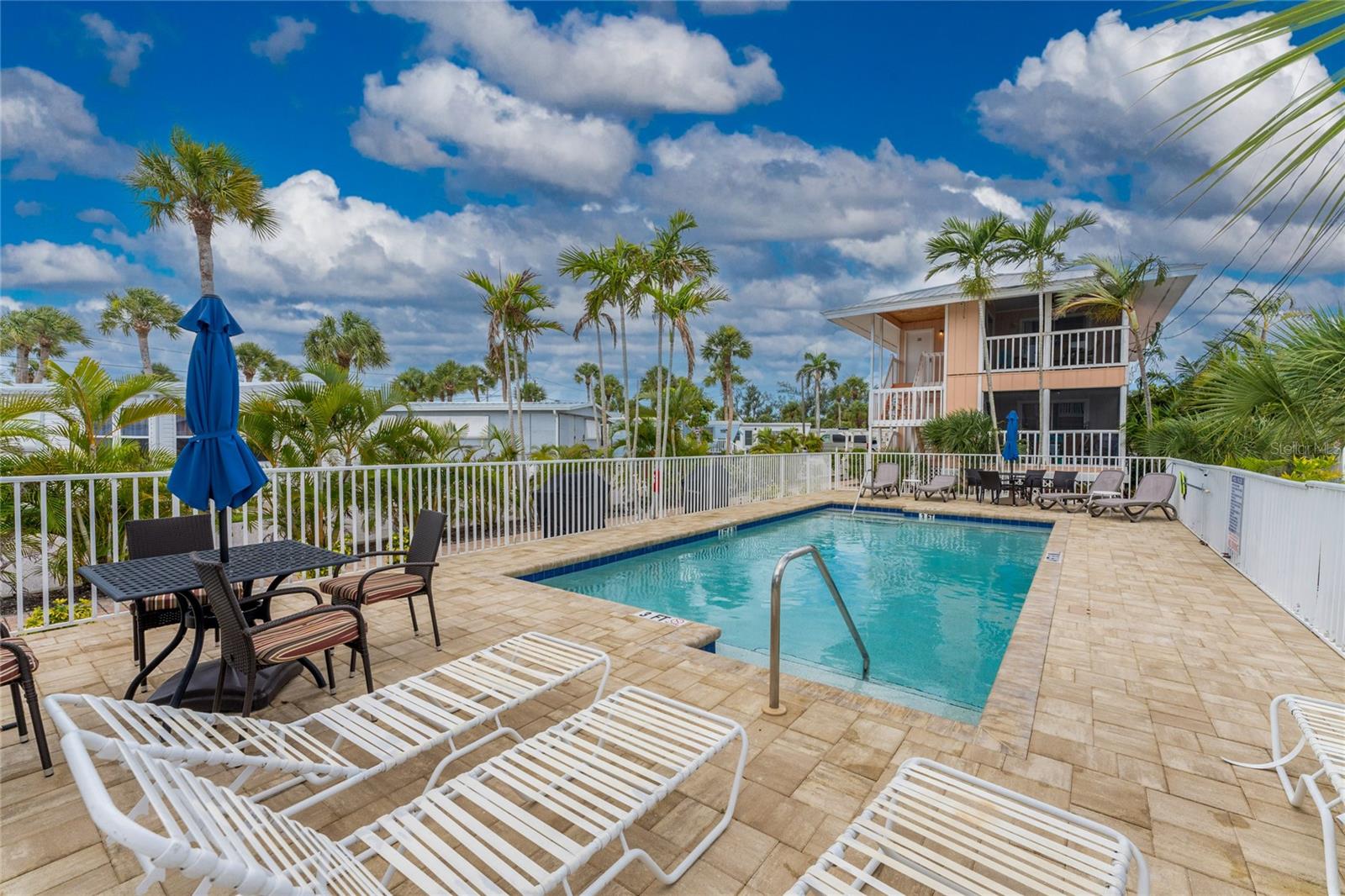DEVINES TURTLE BAY - Residential Lease