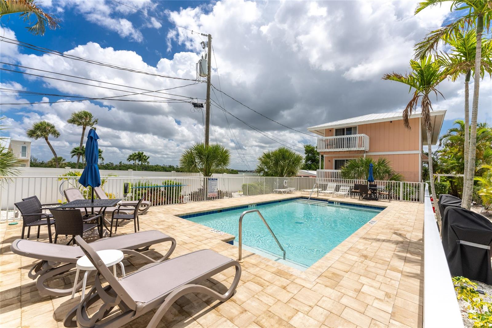 DEVINES TURTLE BAY - Residential Lease