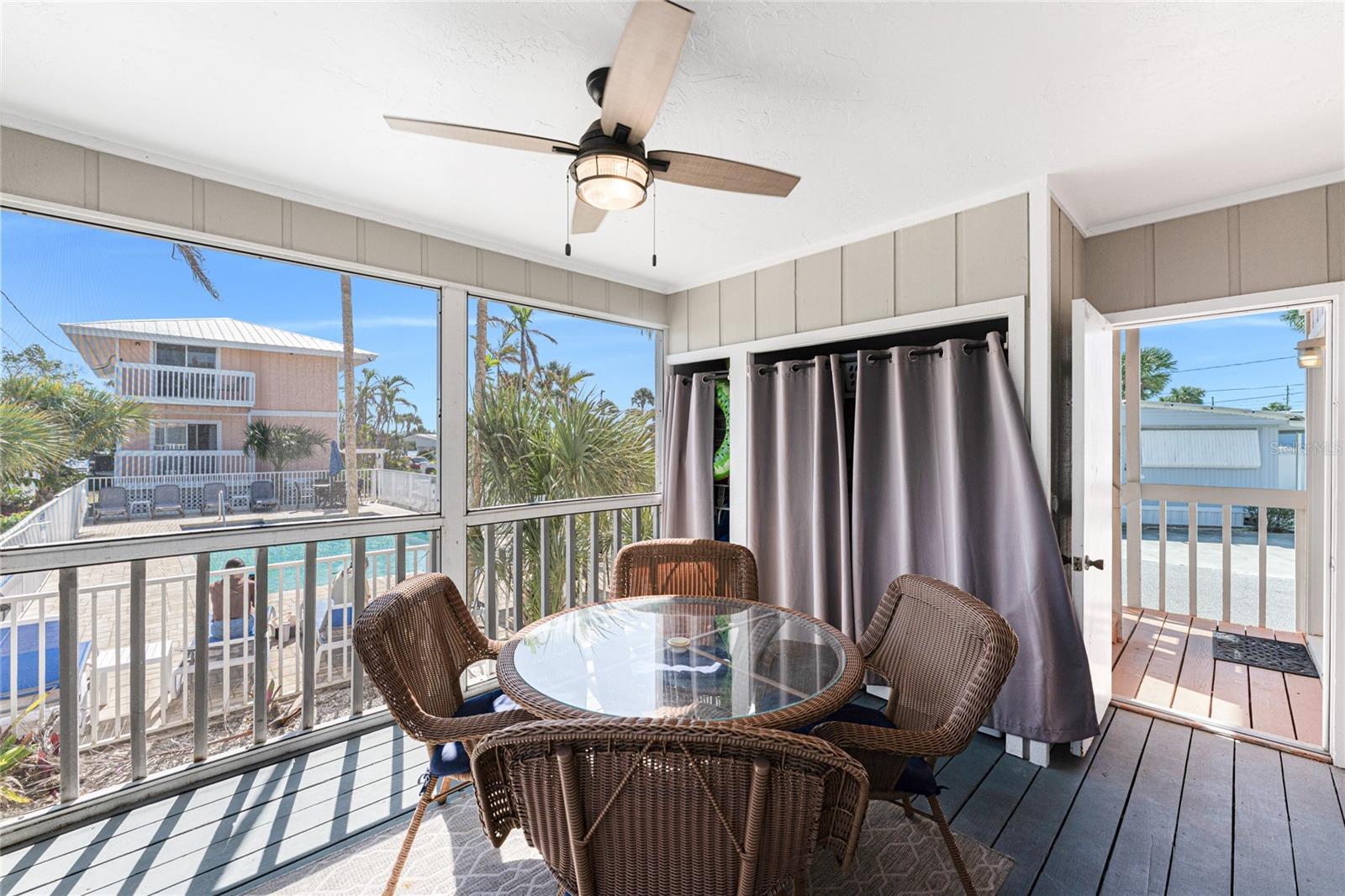 DEVINES TURTLE BAY - Residential Lease