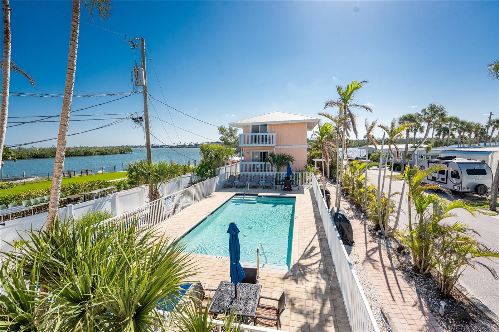 DEVINES TURTLE BAY - Residential Lease