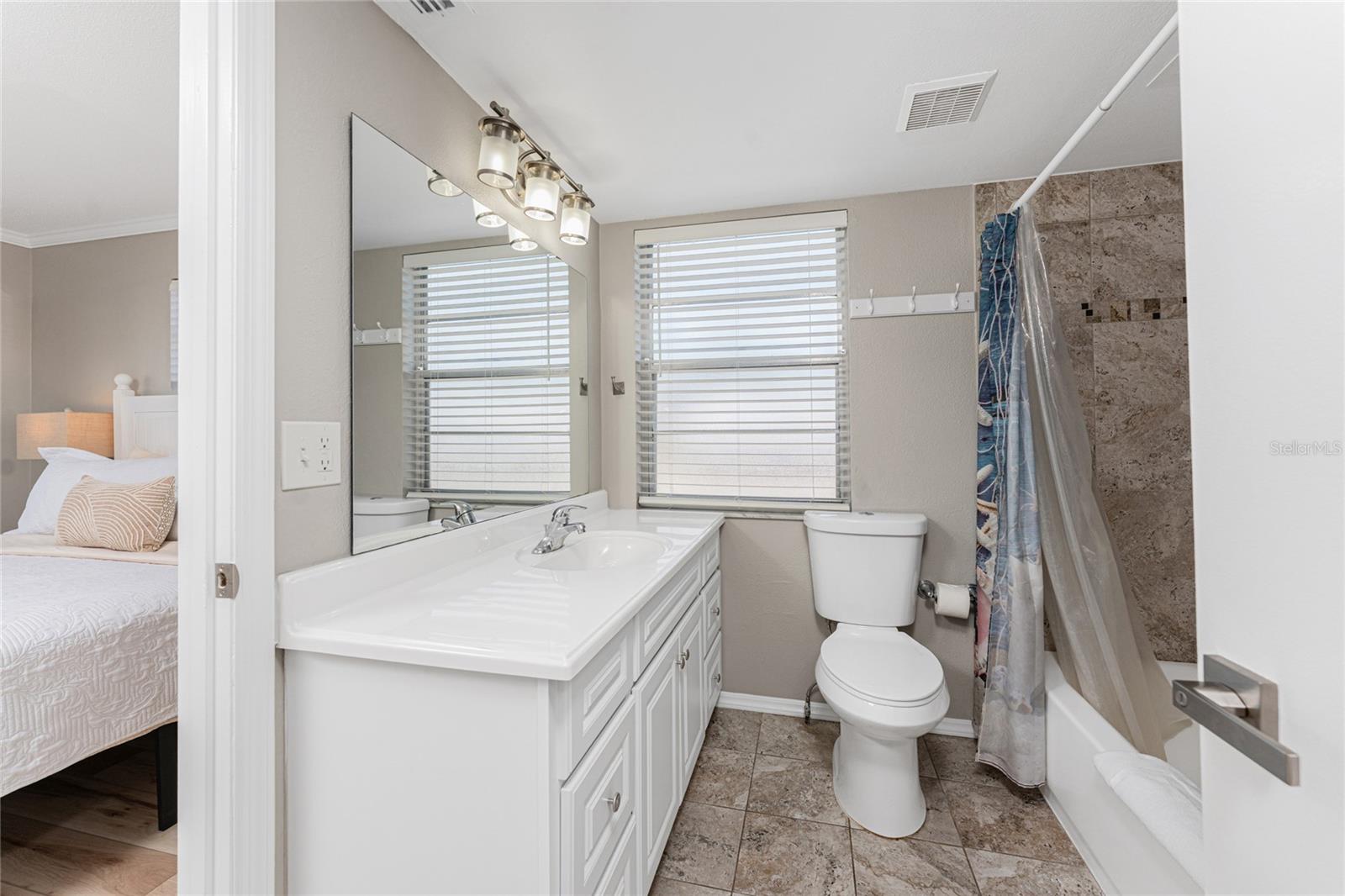 DEVINES TURTLE BAY - Residential Lease
