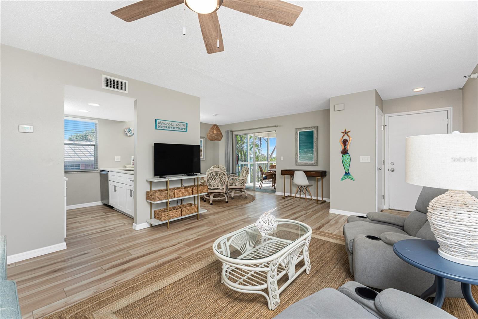 DEVINES TURTLE BAY - Residential Lease