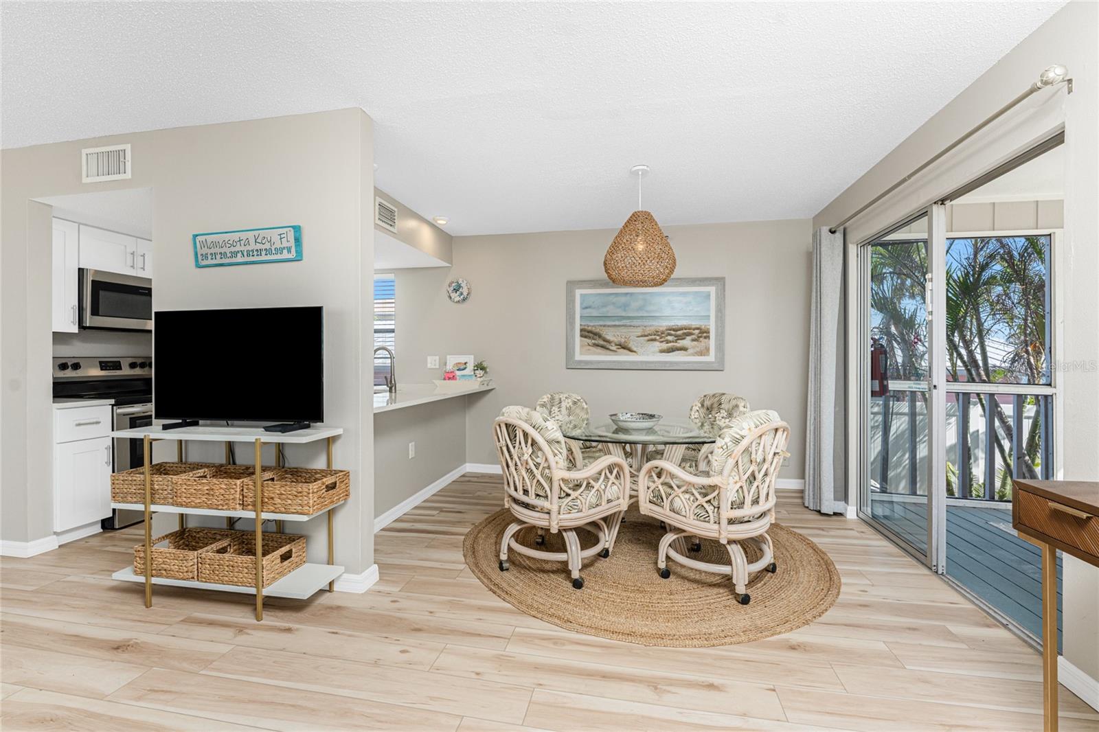 DEVINES TURTLE BAY - Residential Lease