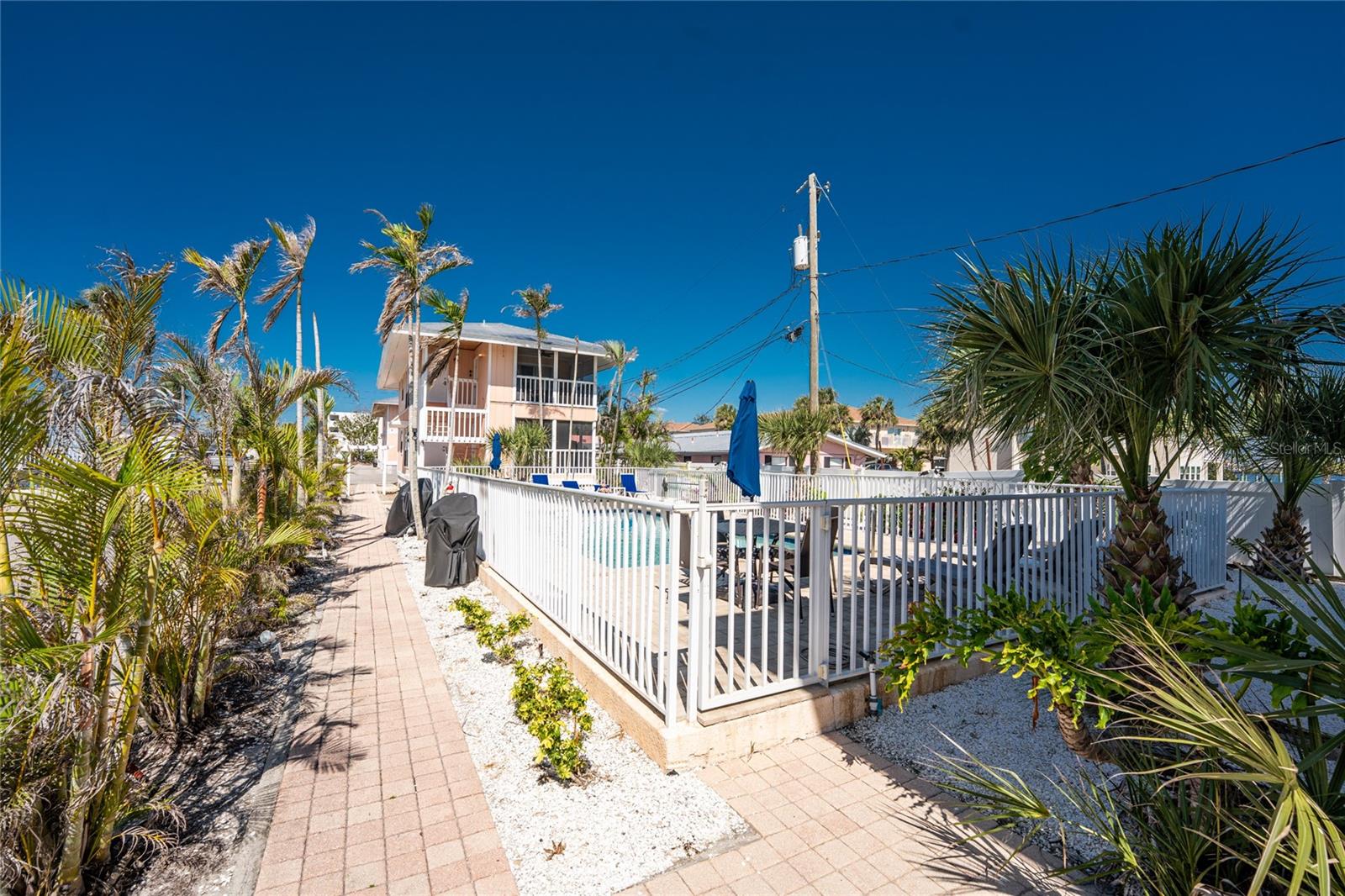 DEVINES TURTLE BAY - Residential Lease