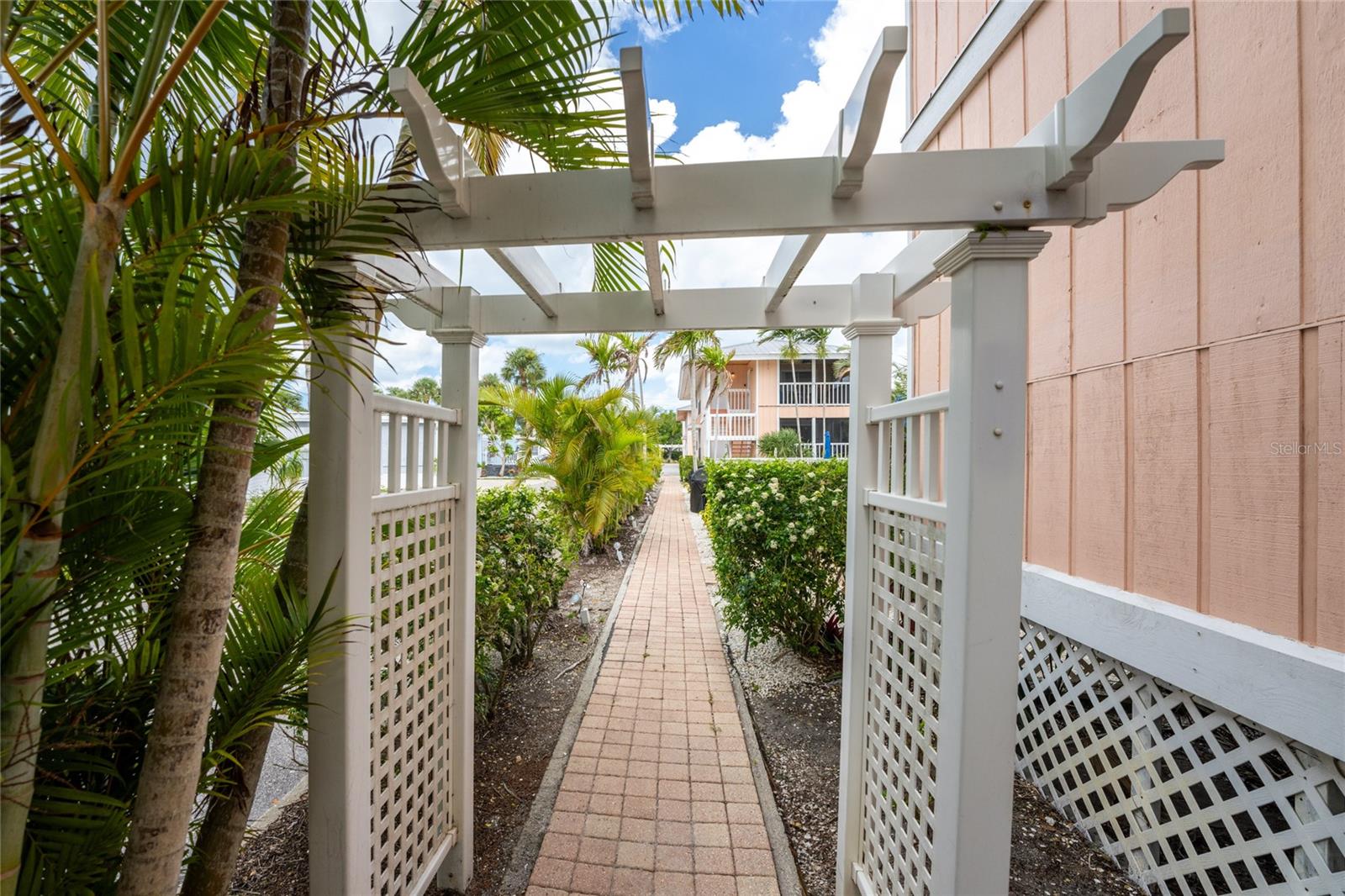 DEVINES TURTLE BAY - Residential Lease