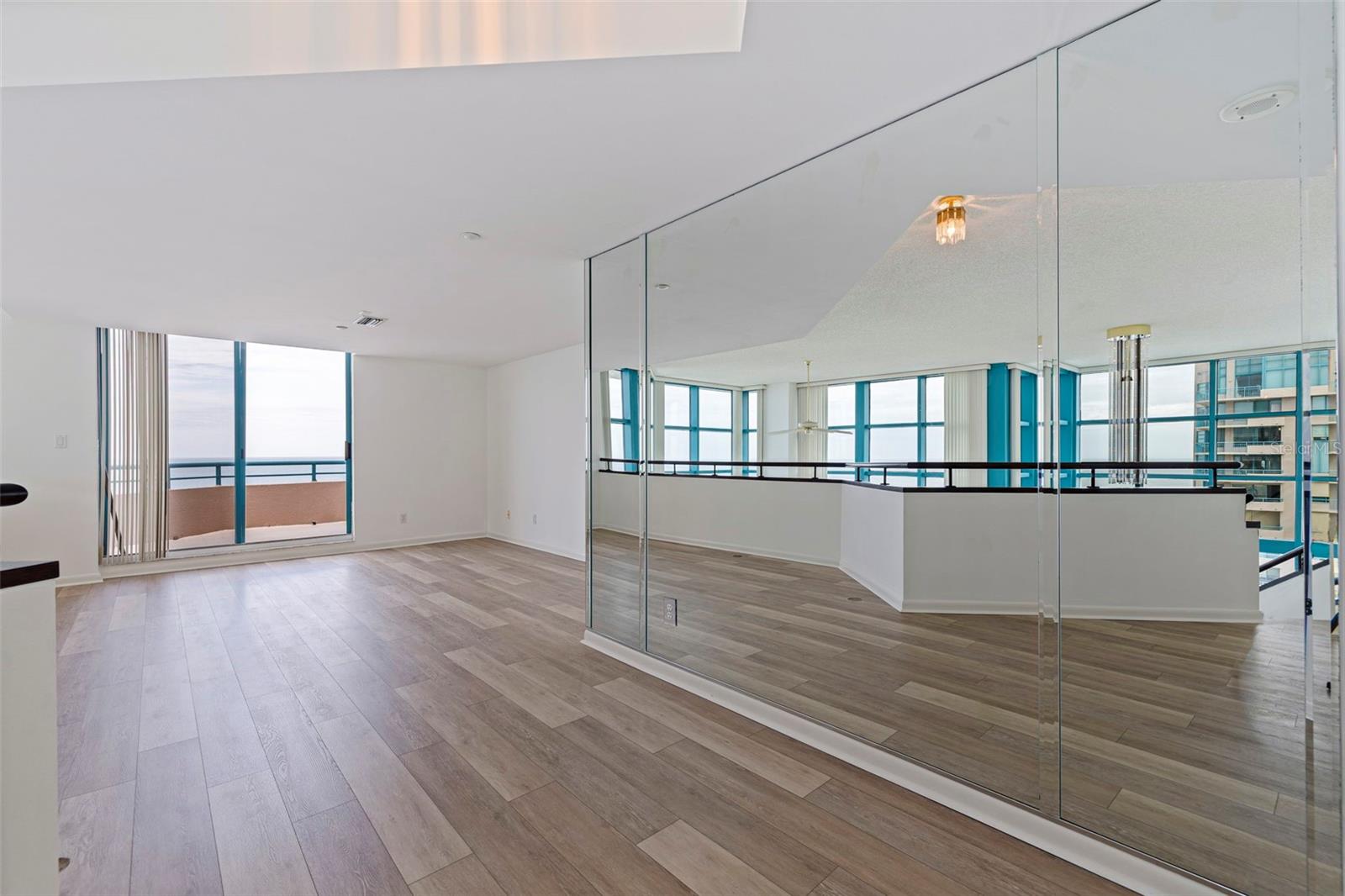 ULTIMAR ONE CONDO - Residential