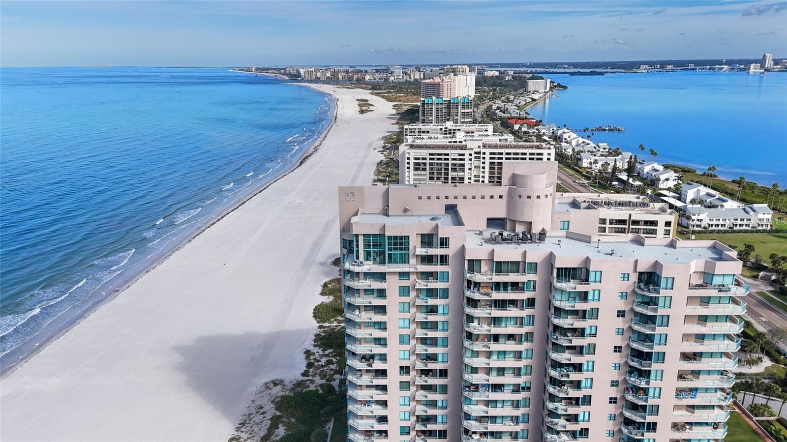 ULTIMAR ONE CONDO - Residential