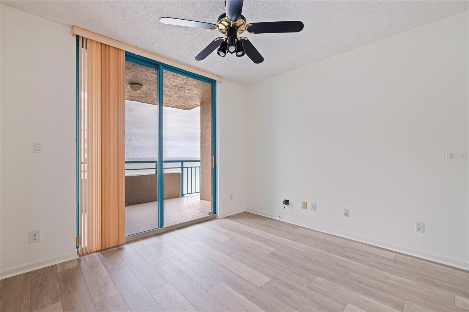 ULTIMAR ONE CONDO - Residential