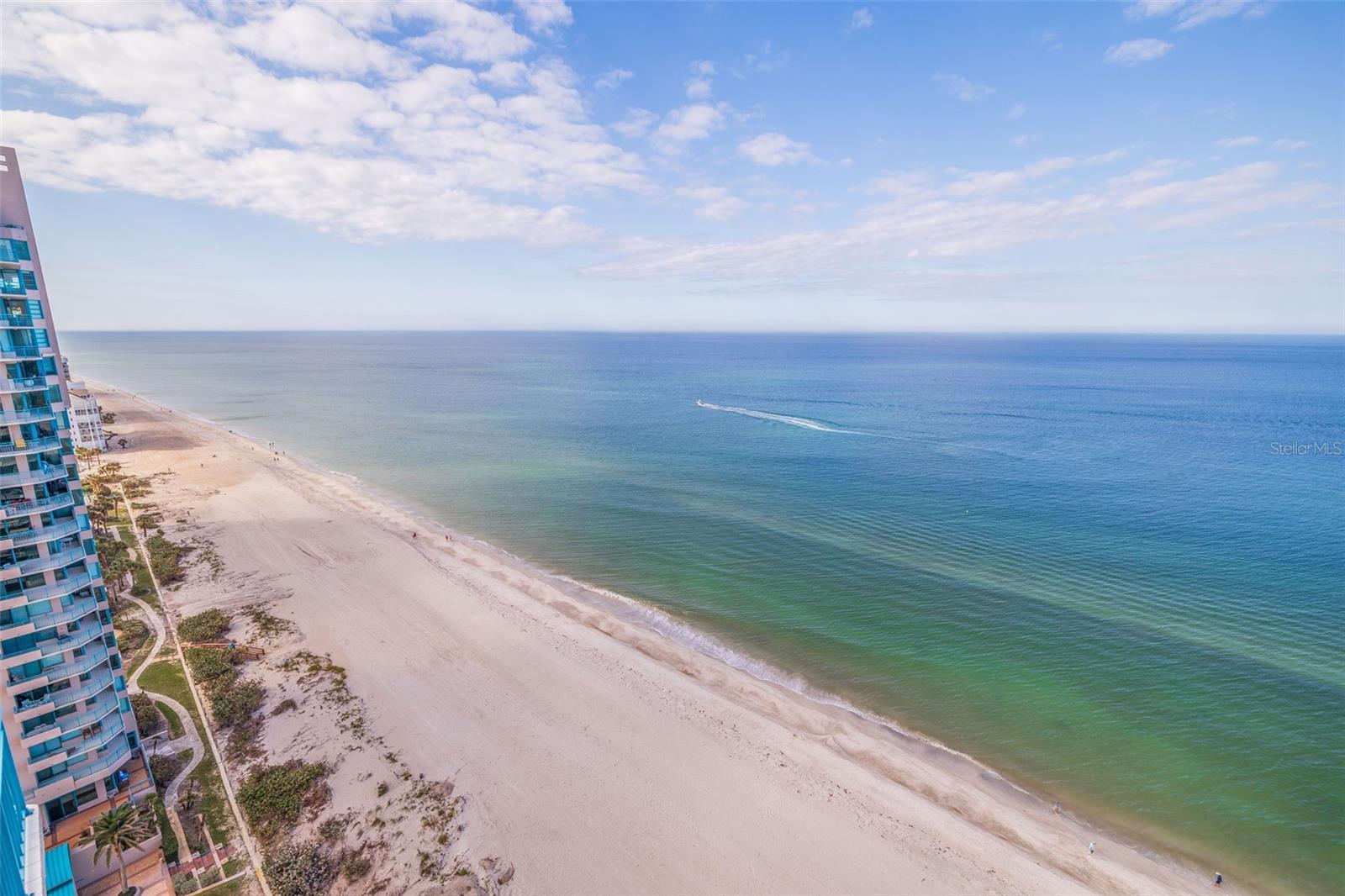 ULTIMAR ONE CONDO - Residential