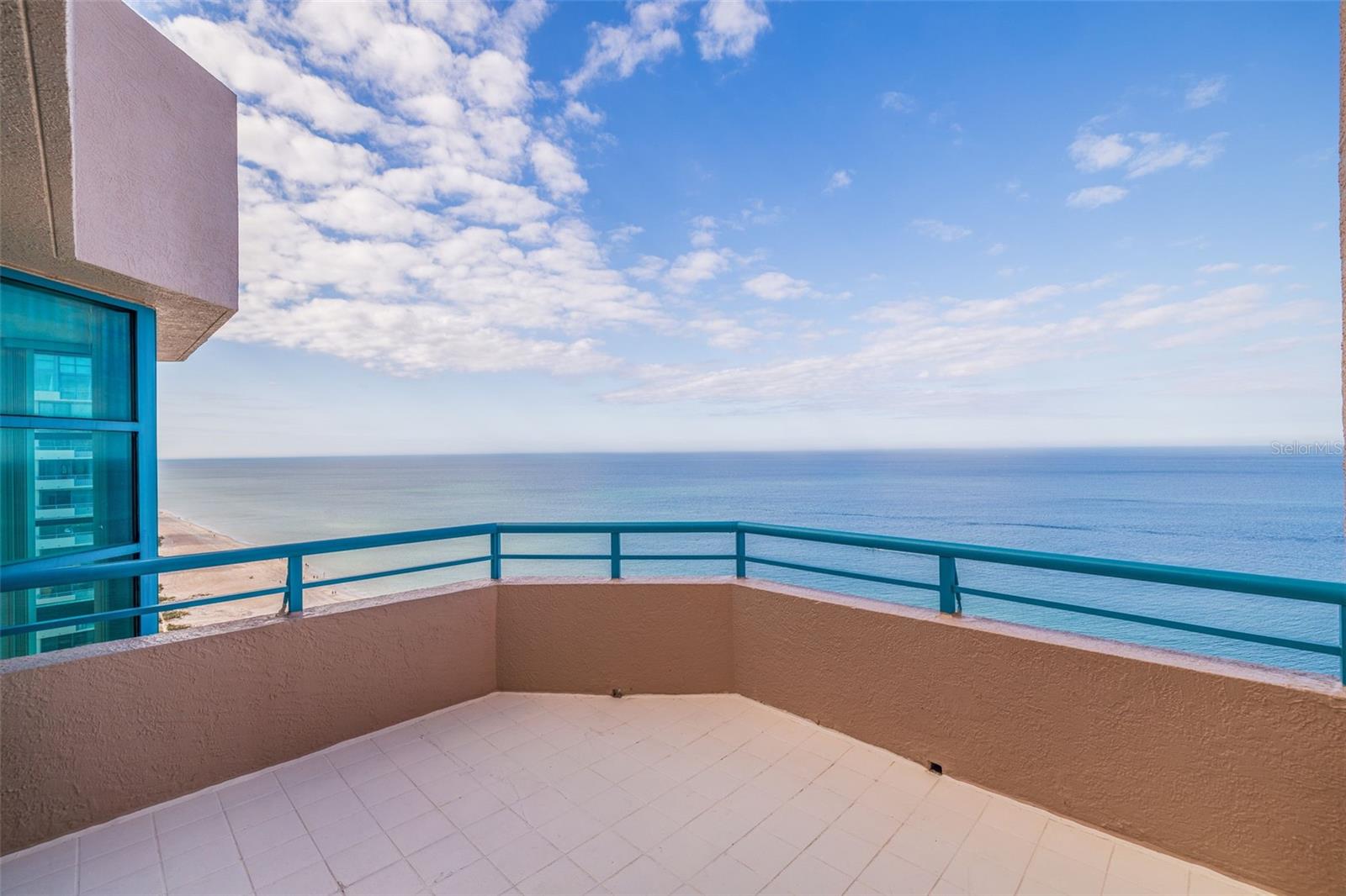 ULTIMAR ONE CONDO - Residential