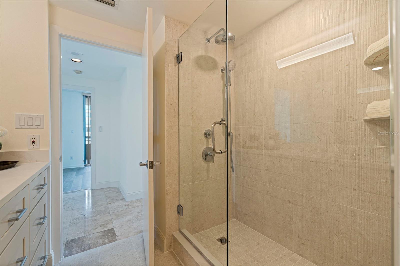 ULTIMAR ONE CONDO - Residential