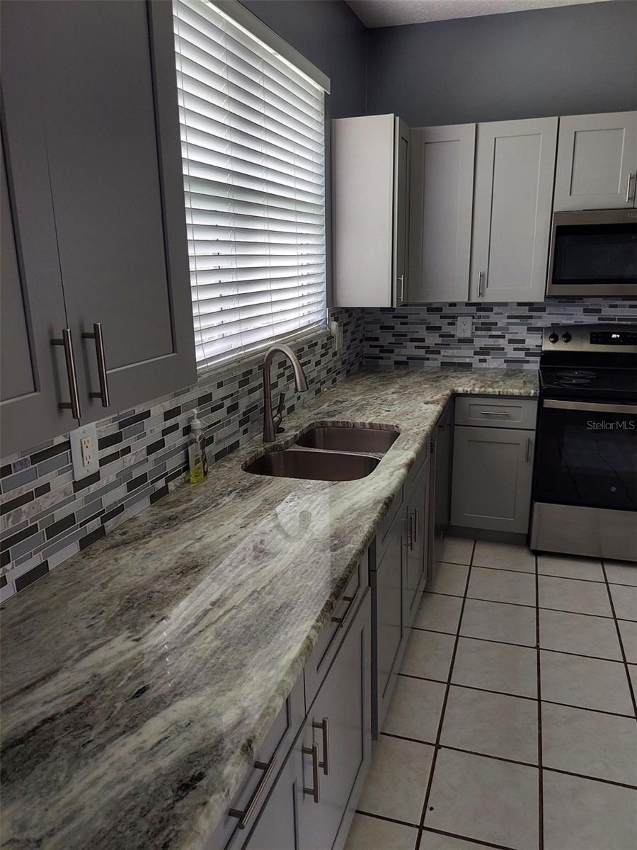 REMINGTON PH 1 TR D - Residential Lease