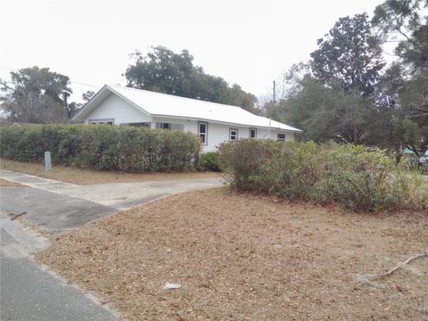 624 E HOWRY AVENUE DELAND FL 32724