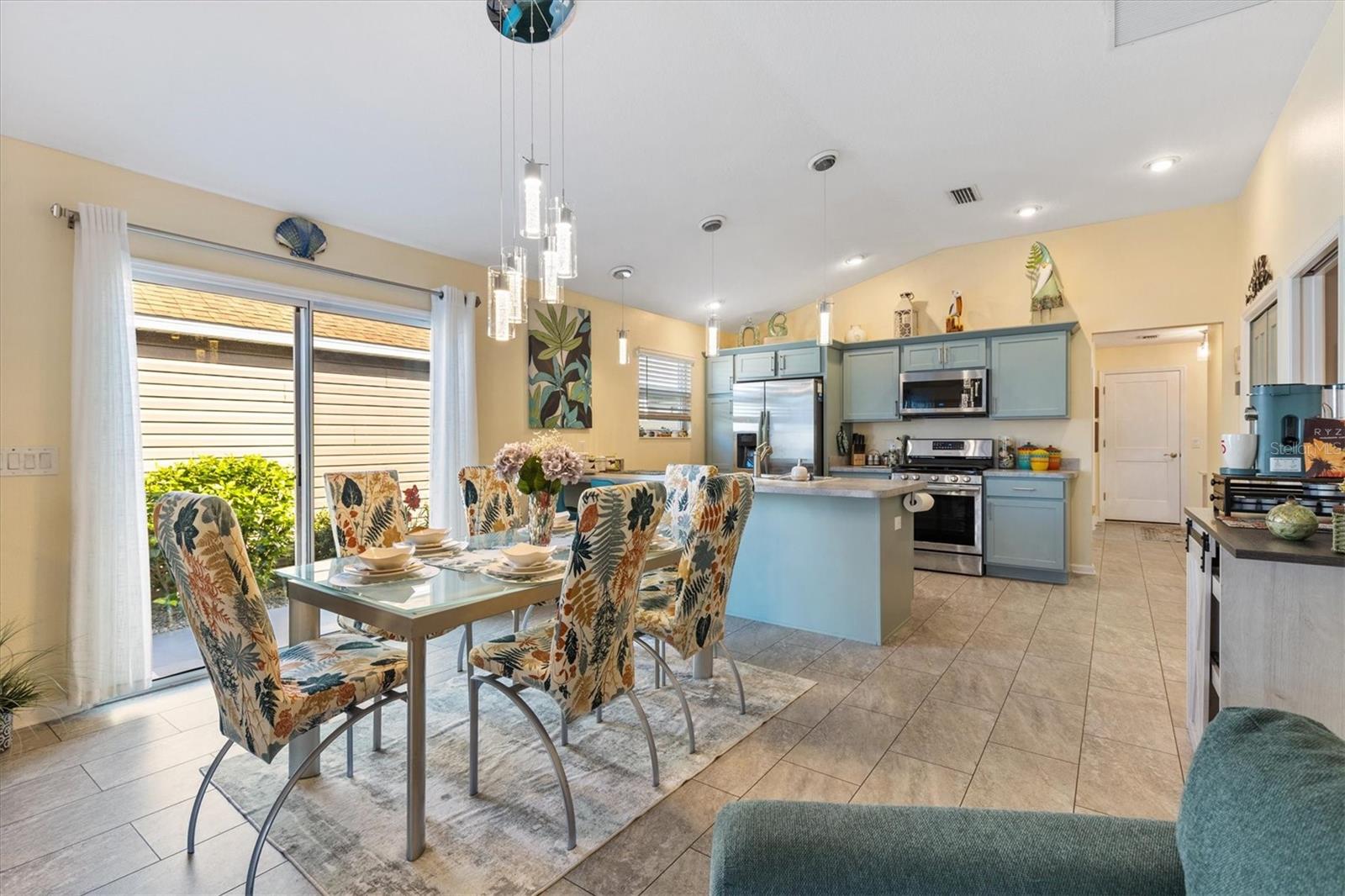 SOUTHERN OAKS TAYLOR VILLAS - Residential