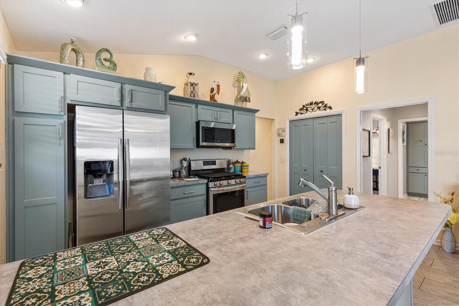 SOUTHERN OAKS TAYLOR VILLAS - Residential