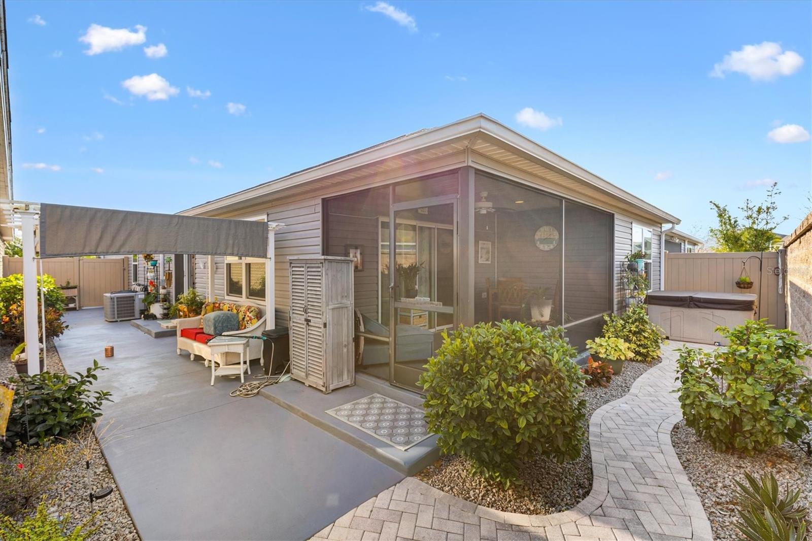 SOUTHERN OAKS TAYLOR VILLAS - Residential