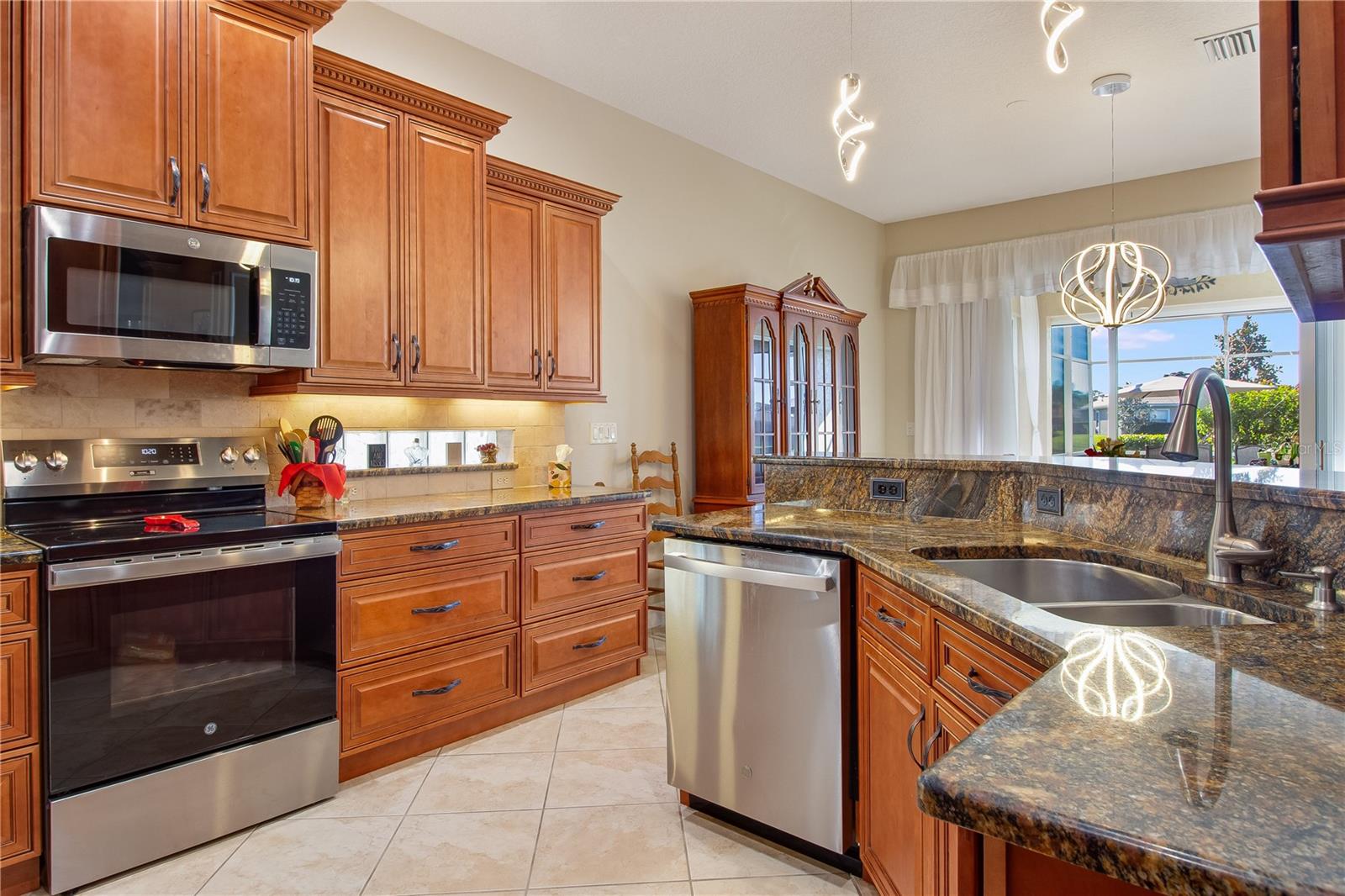 TALON BAY - Residential