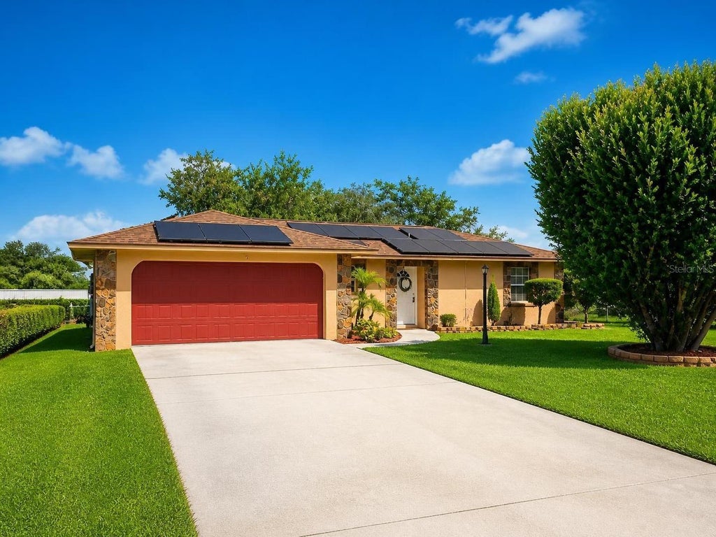 Photo of 2074 W Hibiscus Road, Avon Park, FL 33825 (MLS # A4710324)