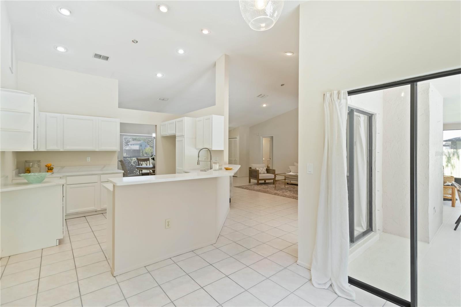 WOODLAWN LAKES FIRST ADD - Residential