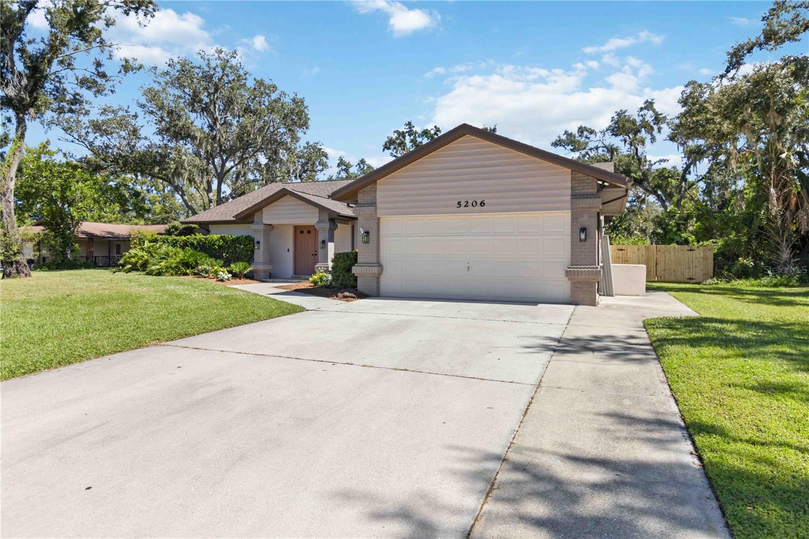 WOODLAWN LAKES FIRST ADD - Residential